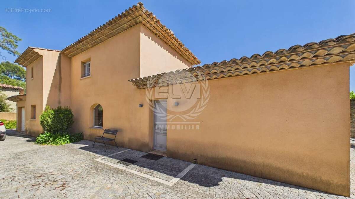 Maison à PLAN-DE-LA-TOUR