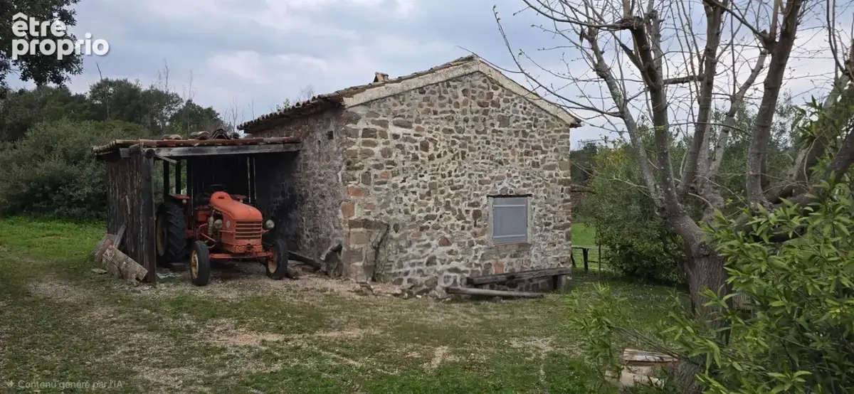 Terrain à LE MUY