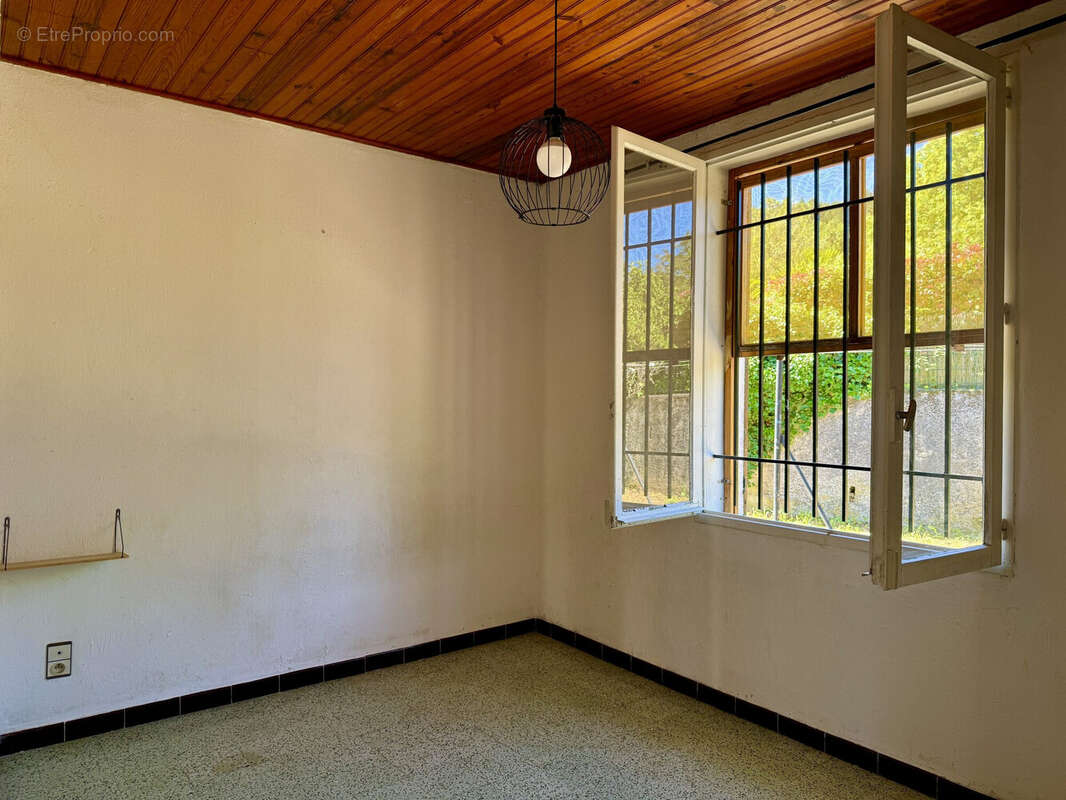 Maison 72 m² à Cereste  - photo 6