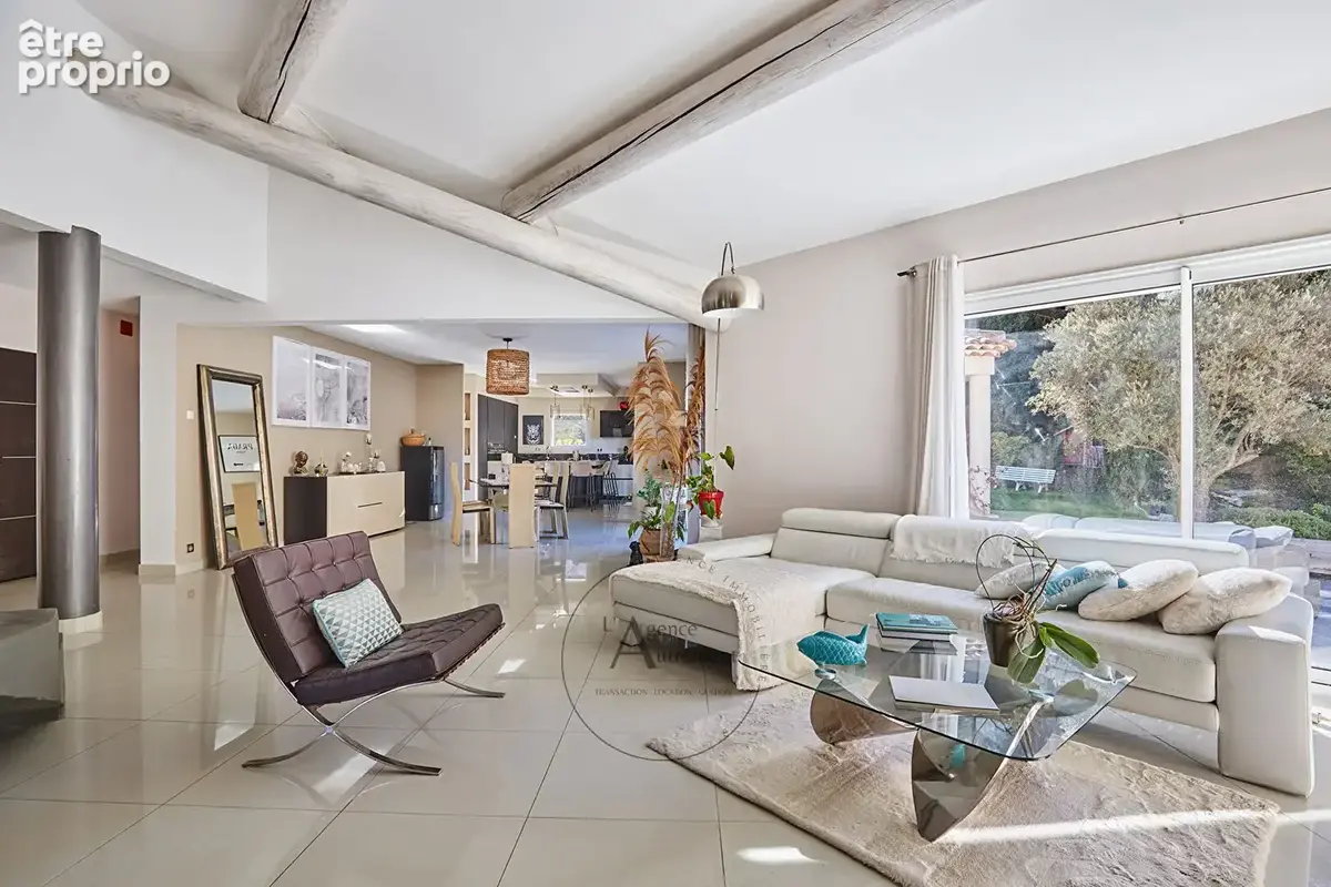 Maison 6 pièces 220 m² à vendre à Simiane-Collongue (13109) - photo 6