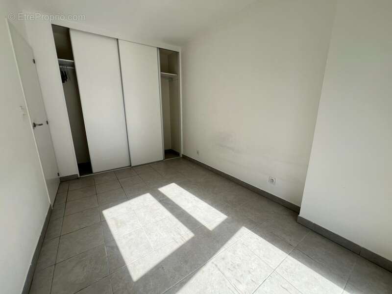 Appartement à BEAUZELLE