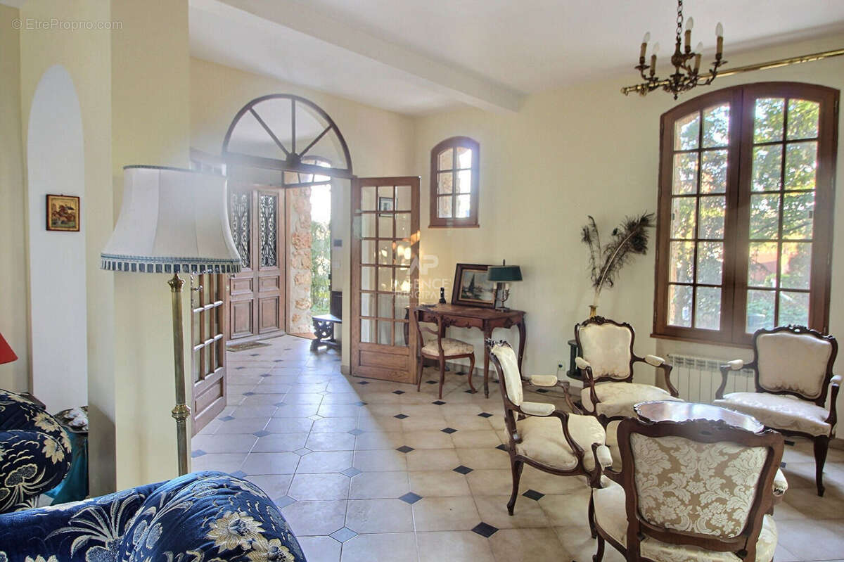 Maison à VERNEUIL-SUR-SEINE