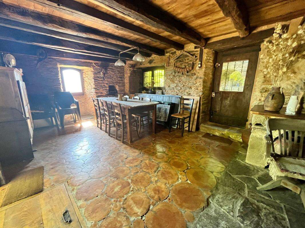 Maison à PONTEILS-ET-BRESIS
