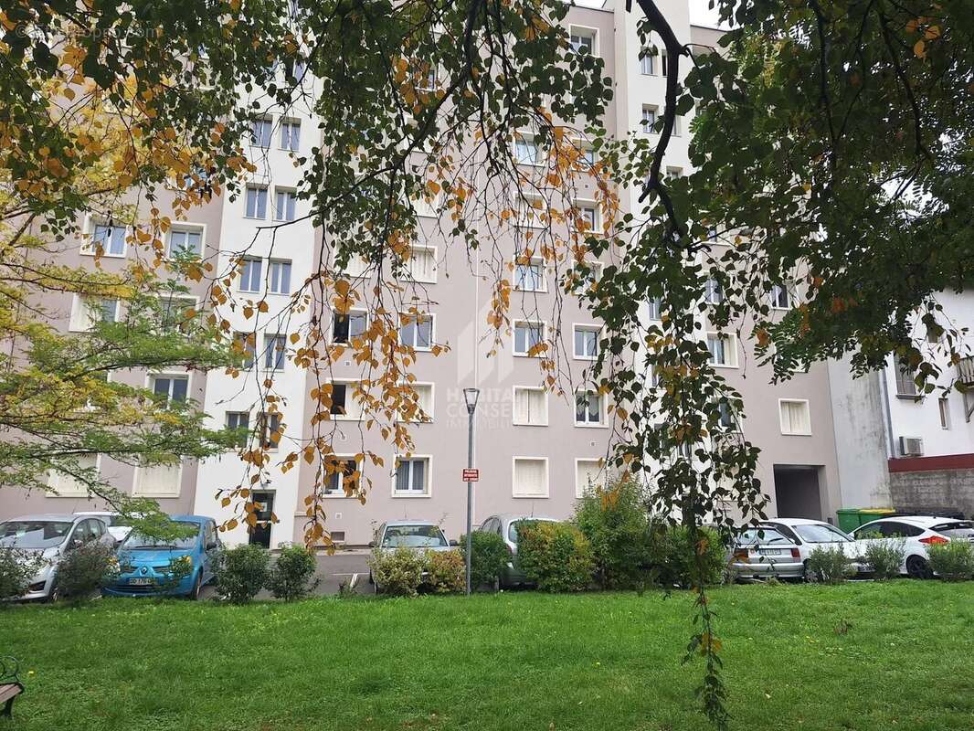 Appartement à FONTAINE