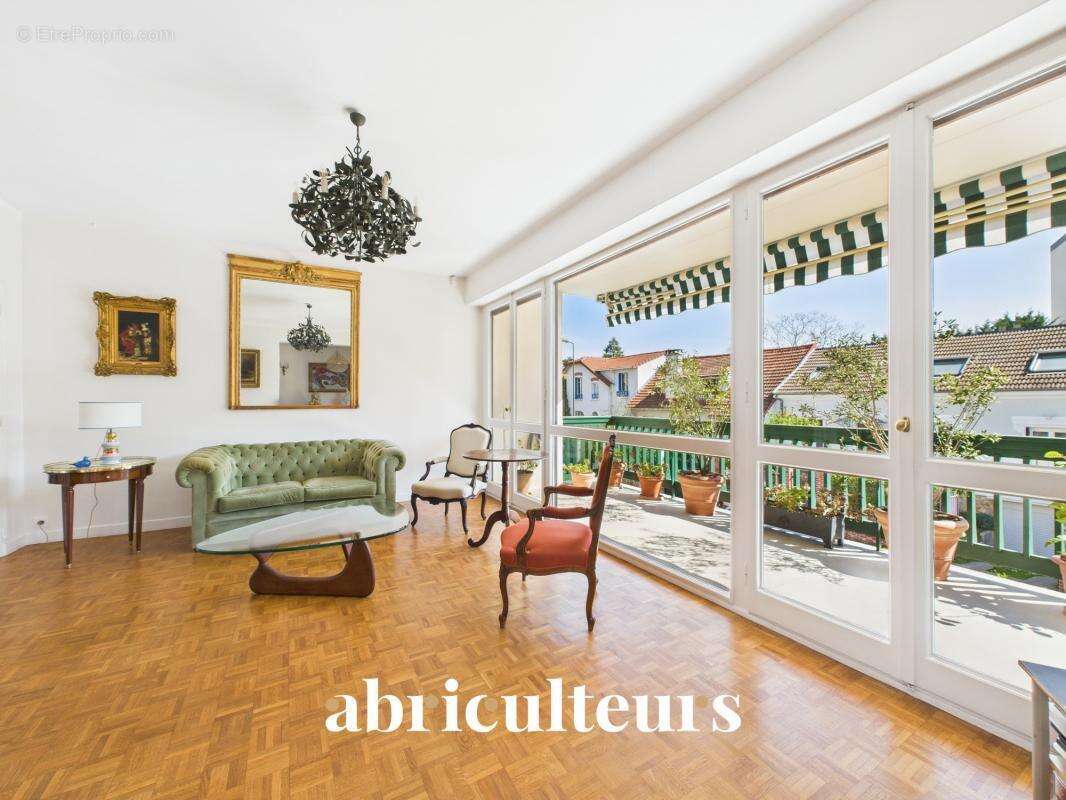 Appartement familial de 120 m²  avec balcons en vente dans le Quartier Petit Chambord (92340) - photo 4