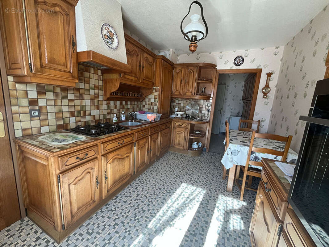 Maison Aubigny Sur Nere 5 pièce(s) 99 m2 - photo 5
