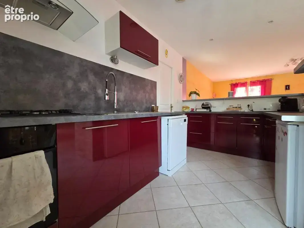 Maison 8 pièces, 179 m², avec terrain de 4125 m² - photo 2