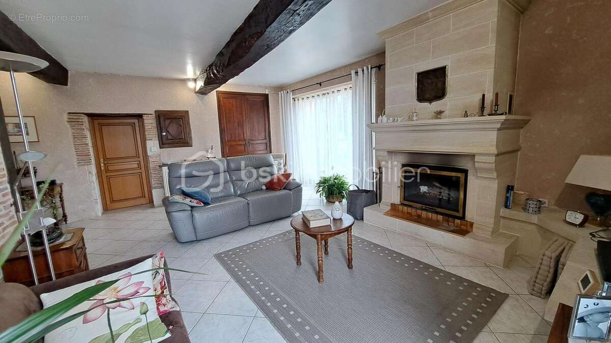 Maison à SAINT-ASTIER