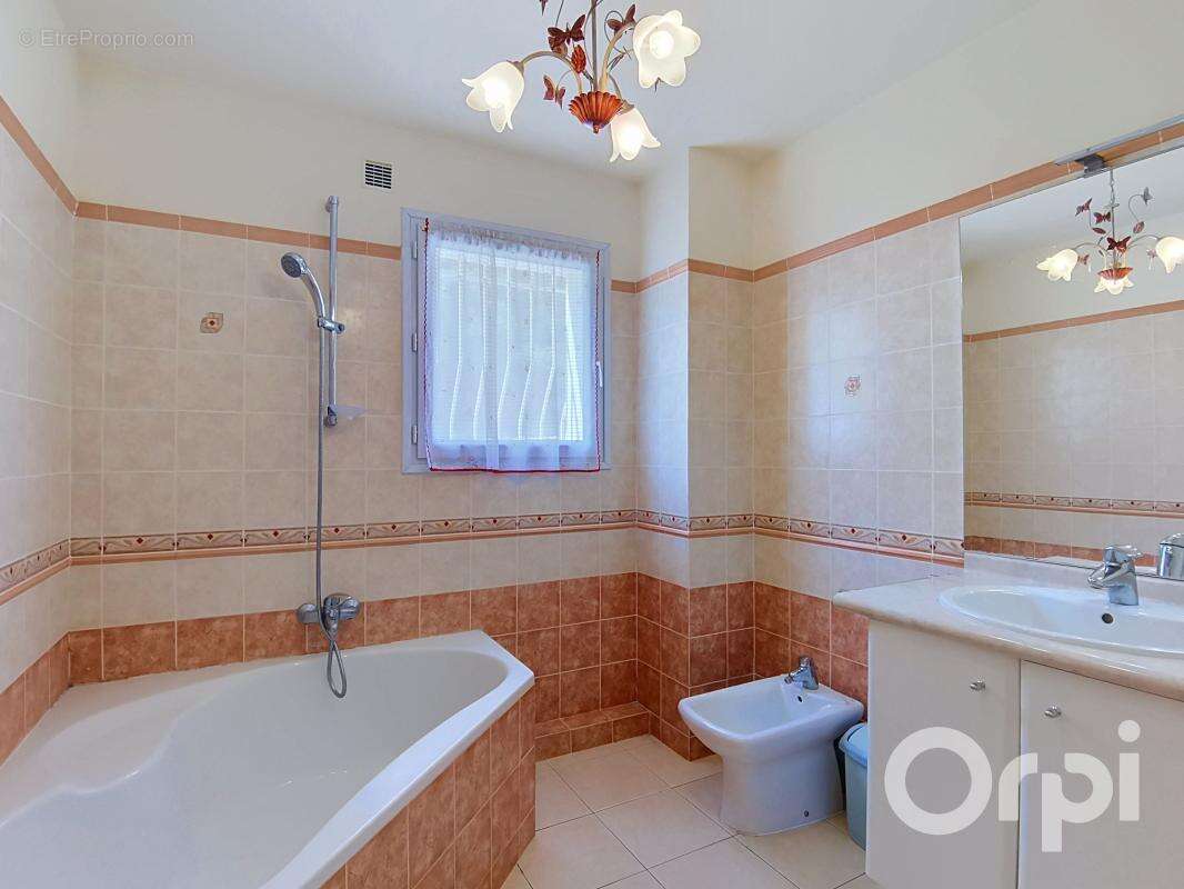 Toulon Ouest (83200) Maison Type 6 de 147 m² quartier l'Escaillon - photo 7