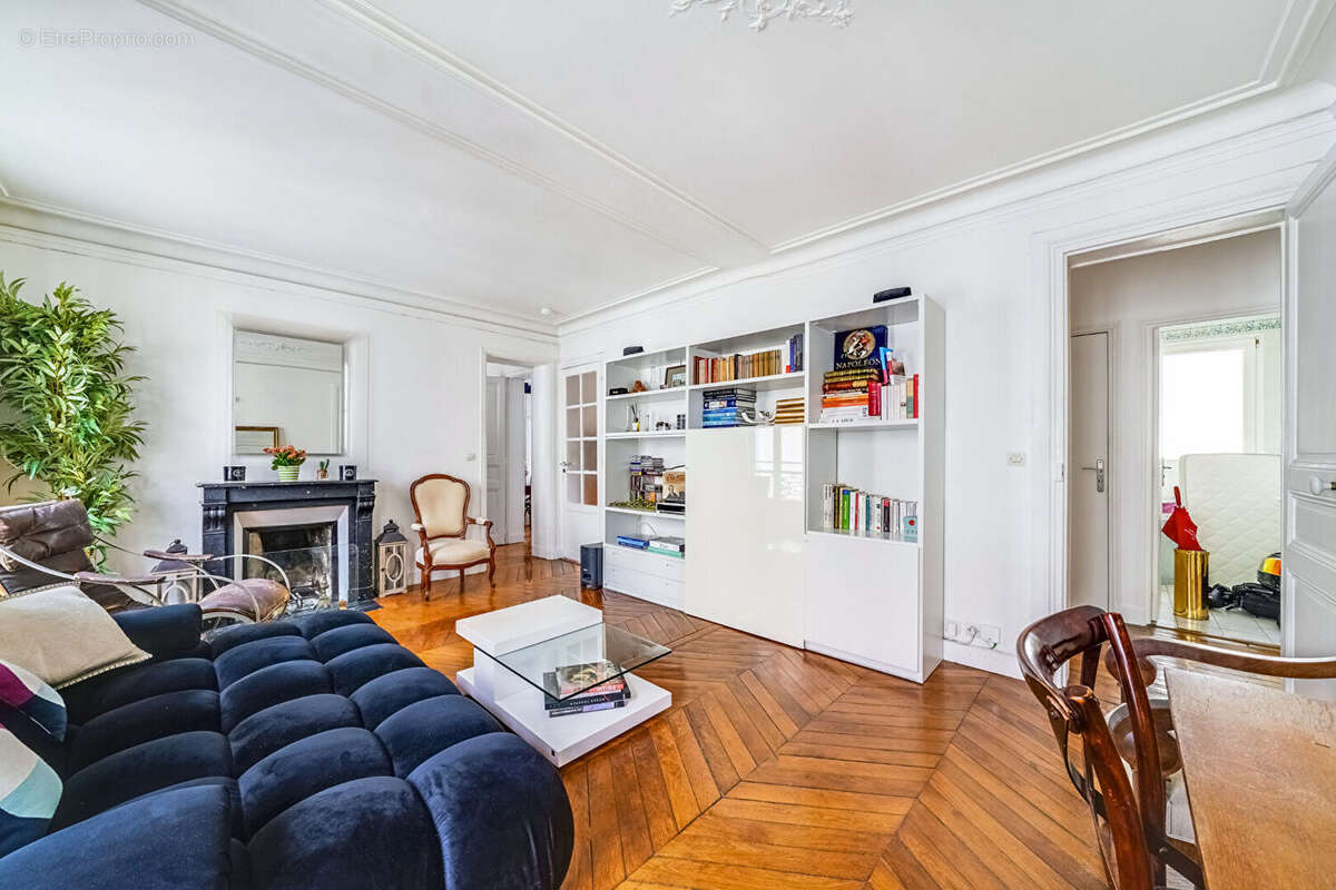 Paris 14ème-Rue Daguerre-76 m2 de charme avec ascenseur,parquet  et cour arborée - photo 7