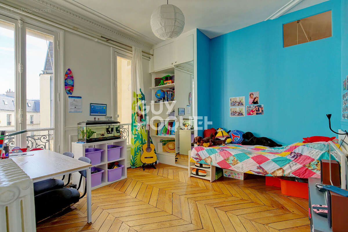 Appartement à PARIS-8E
