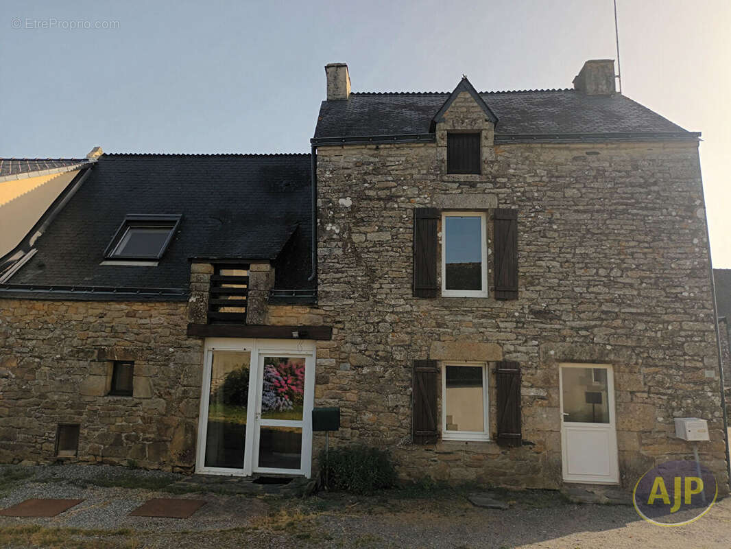 Maison à PLUHERLIN