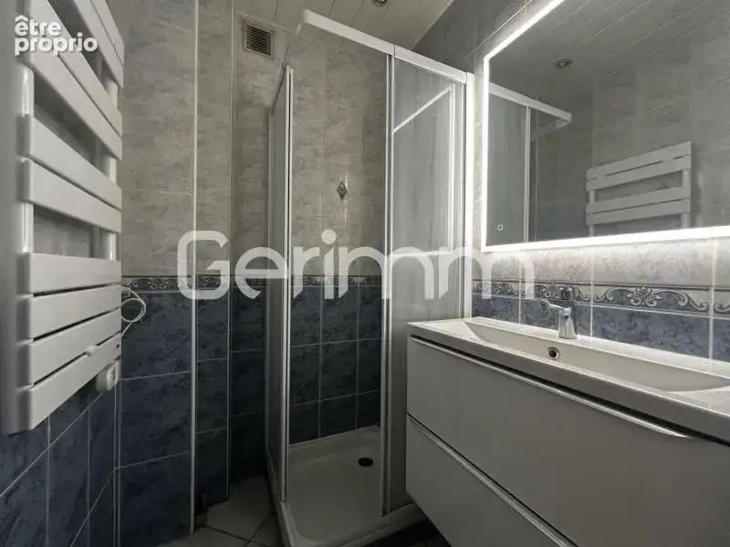 Vente - Appartement - 3 pièces + cuisine - 45 m² - 119 000 € - - photo 8