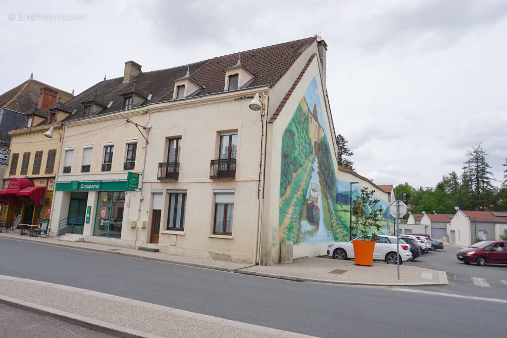 Maison à LE DONJON