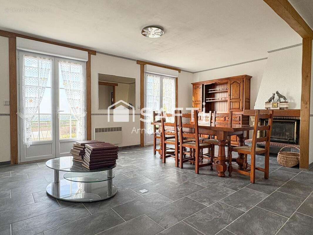 Photo 2 - Maison à LA PERRIERE