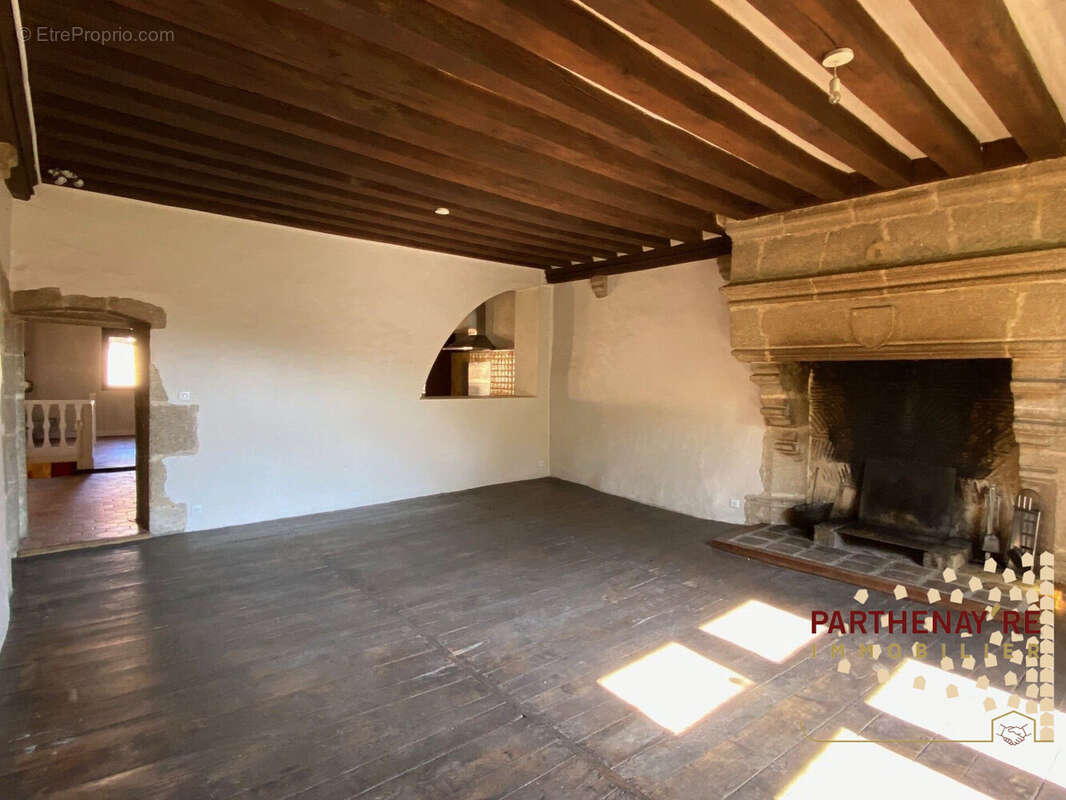 Maison à PARTHENAY