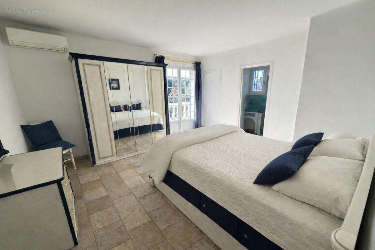 St Victoret - Propriété de 429 m² avec dépendances, piscine, pool house - photo 12