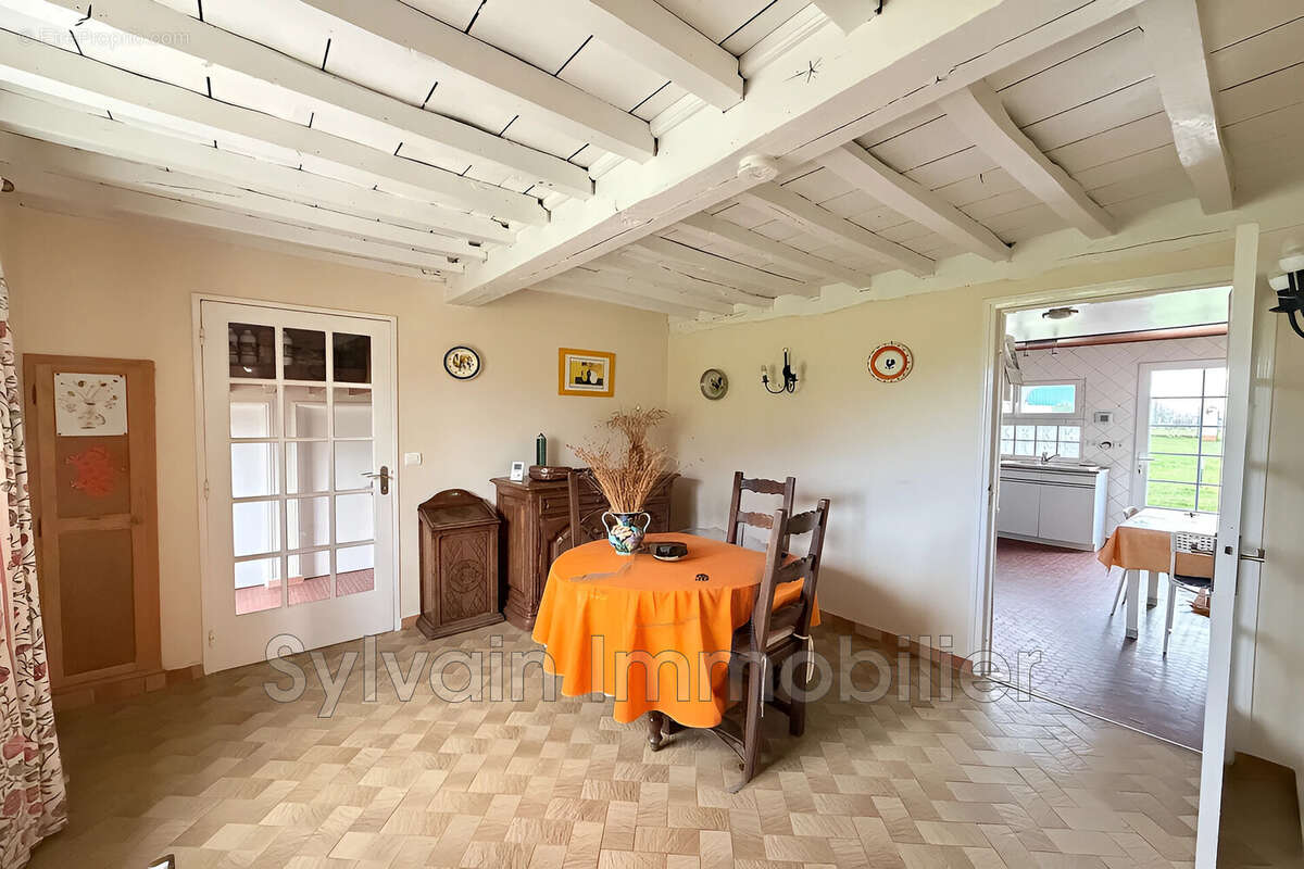 Maison à CREVECOEUR-LE-GRAND