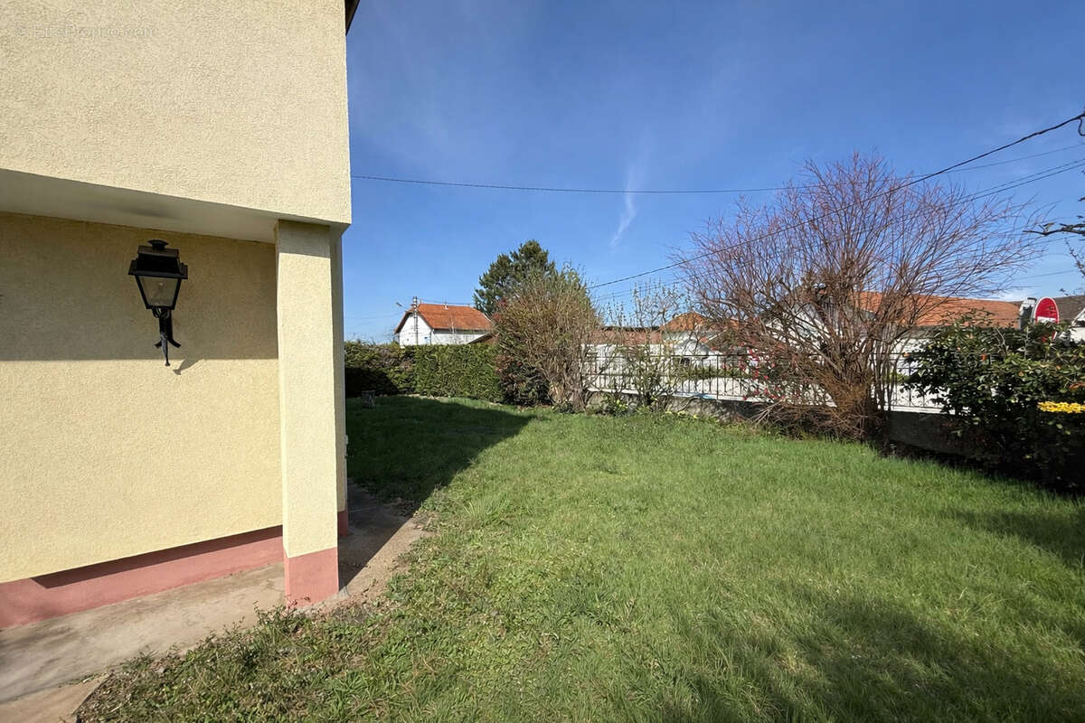 Maison 5 pièce(s) 98 m² Riorges - photo 4
