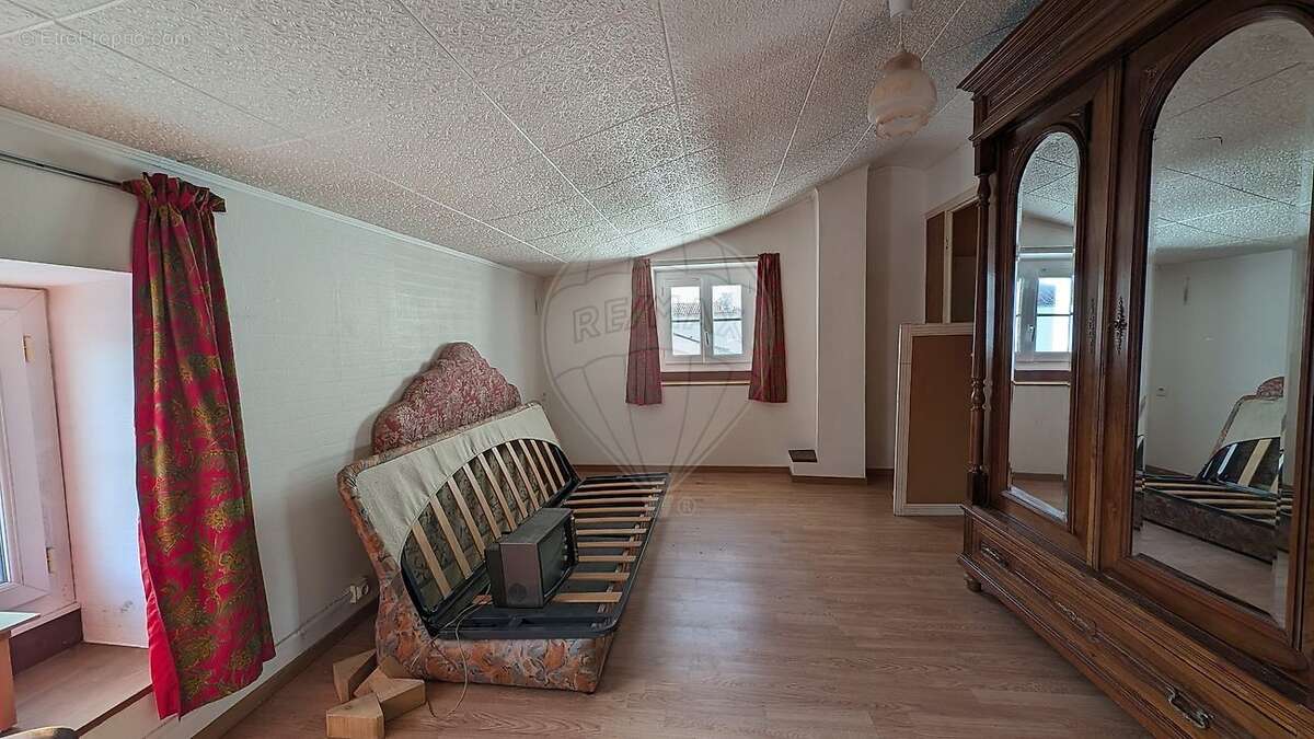 Maison à NIEULLE-SUR-SEUDRE