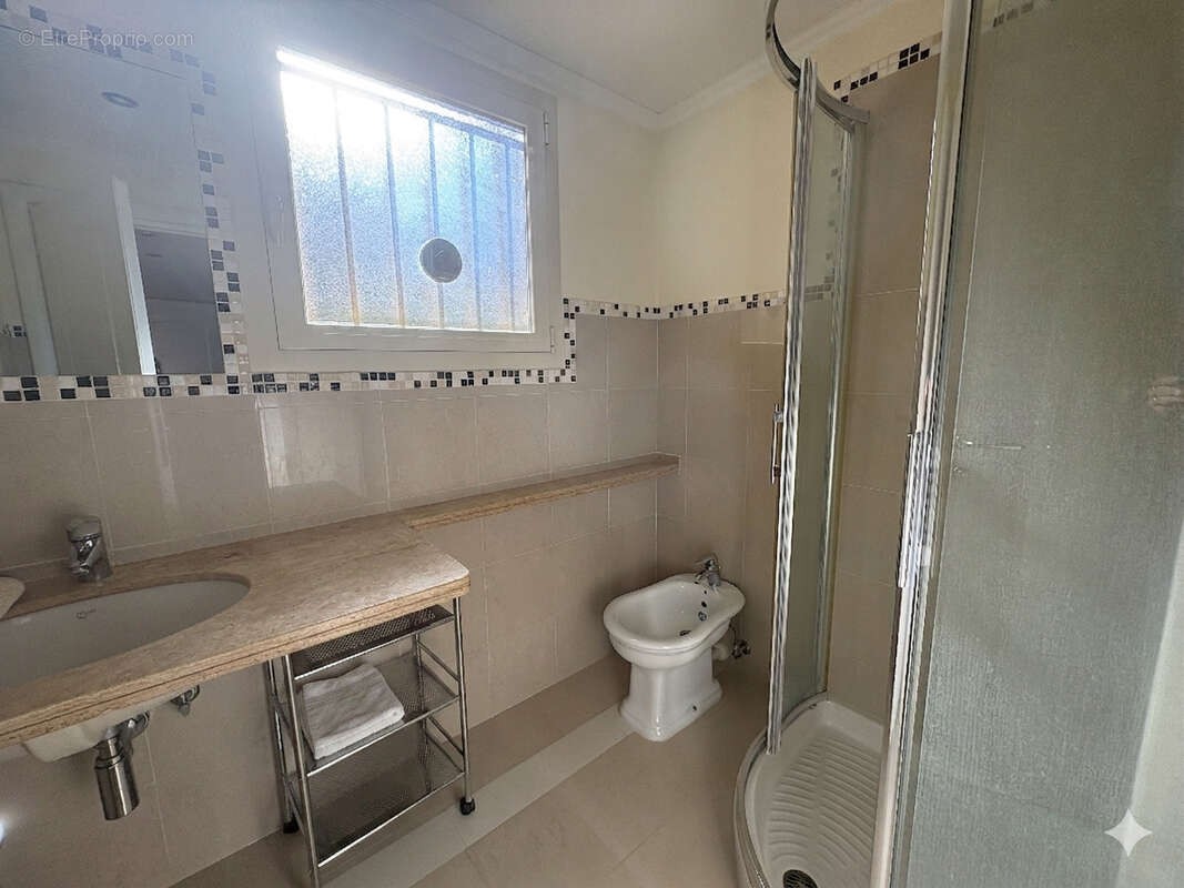 Appartement à ROQUEBRUNE-CAP-MARTIN