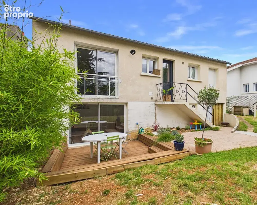 Maison de 110 m2 à Poitiers , quartier Chilvert, 3 chambres, jardin, vaste sous sol - photo 10
