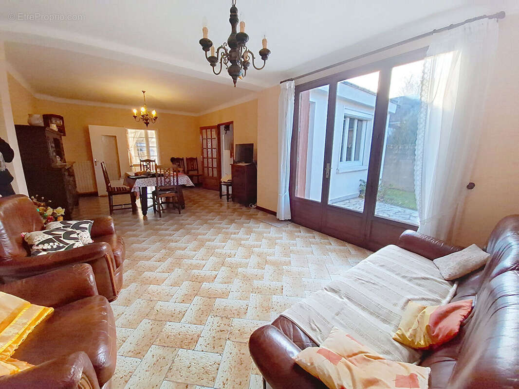 Maison à SAINTE-LUCE-SUR-LOIRE