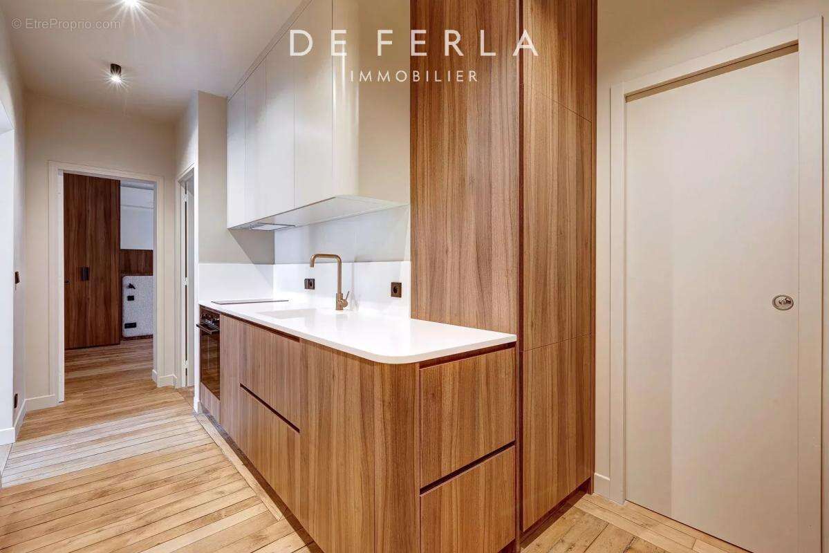 Appartement à PARIS-7E