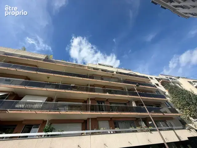 Appartement à PARIS-20E