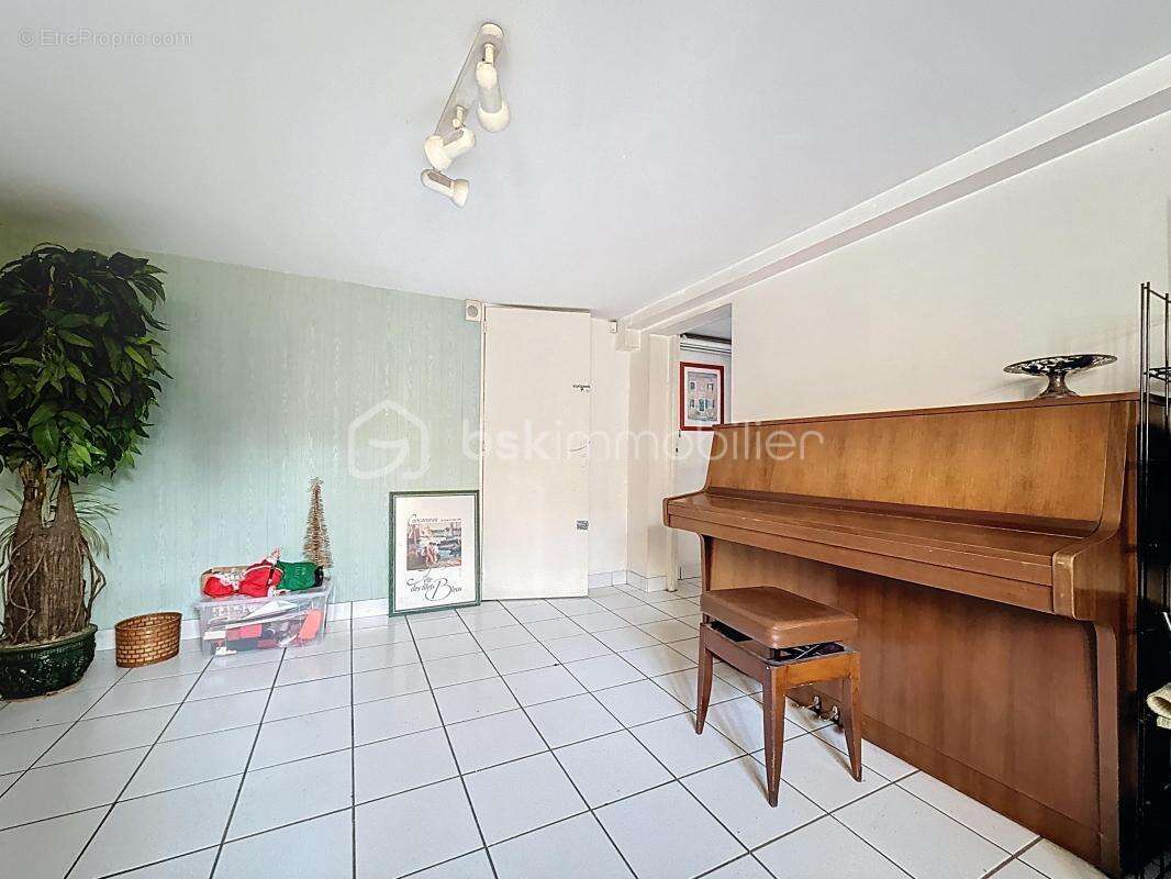 Maison familiale 11 pièces – Terrasse & jardin Ouest – 7 chambres + bureau – Garage - photo 30