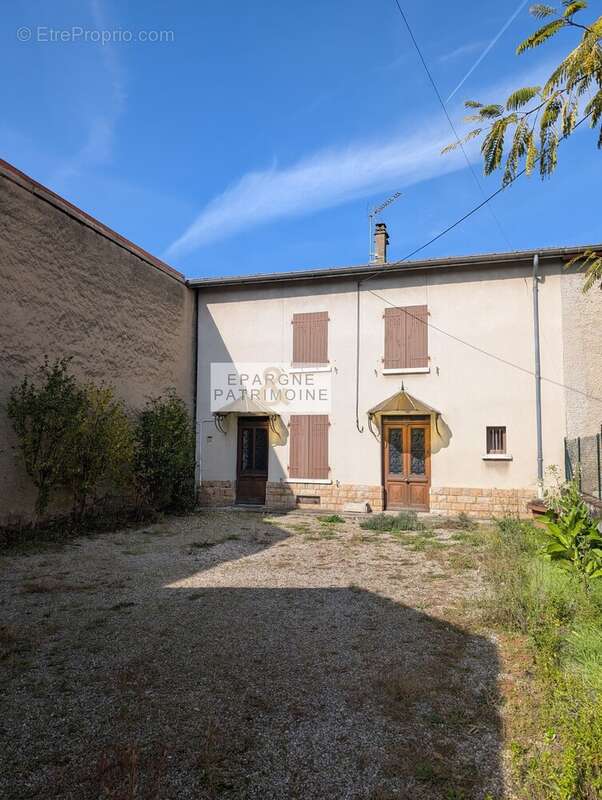 Maison à LA VERPILLIERE