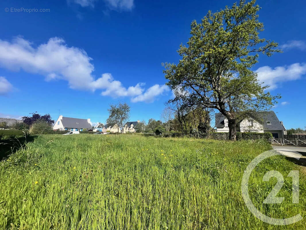 Terrain à SAINT-BRIAC-SUR-MER