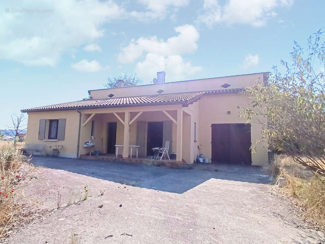 Maison à SAINTE-COLOMBE-EN-BRUILHOIS