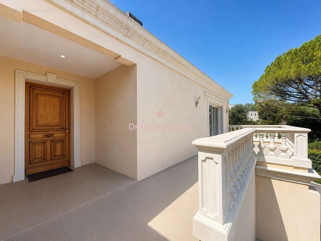 Maison 205 m² à Mouans-Sartoux  - photo 26