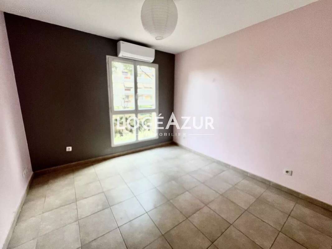 Vente appartement  antibes - 2 chambres - garage - photo 10