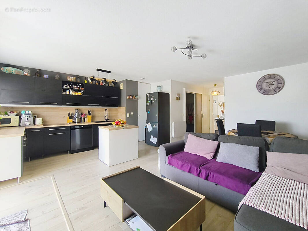 Appartement à PAREMPUYRE