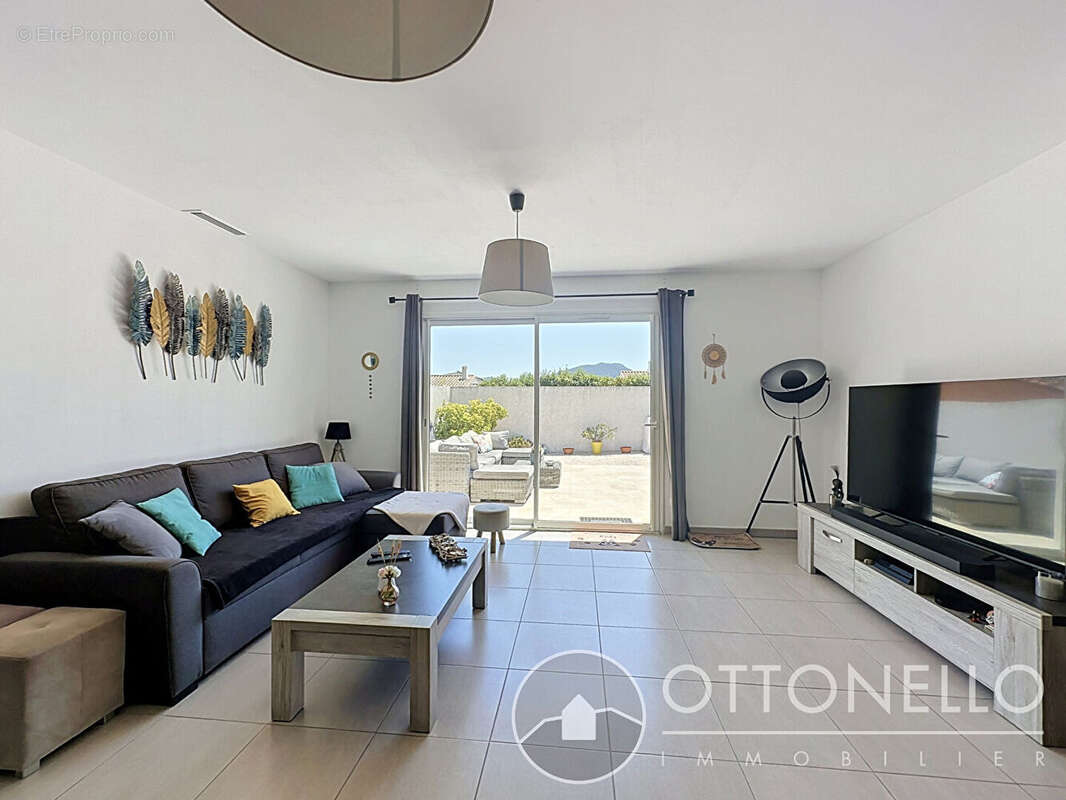 Maison Roquebrune Sur Argens 4 pièces 81,73 m2 sur 547 m2 de terrain avec garage - photo 6