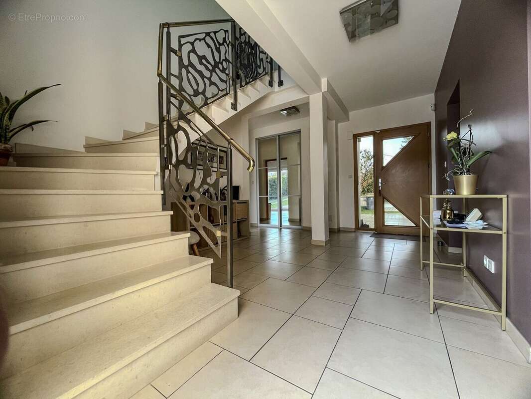 Maison 255 m² à Vernon  - photo 4
