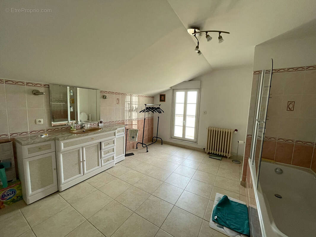 Maison 7 pièces à vendre à Varrains - Calme et Confort - photo 14