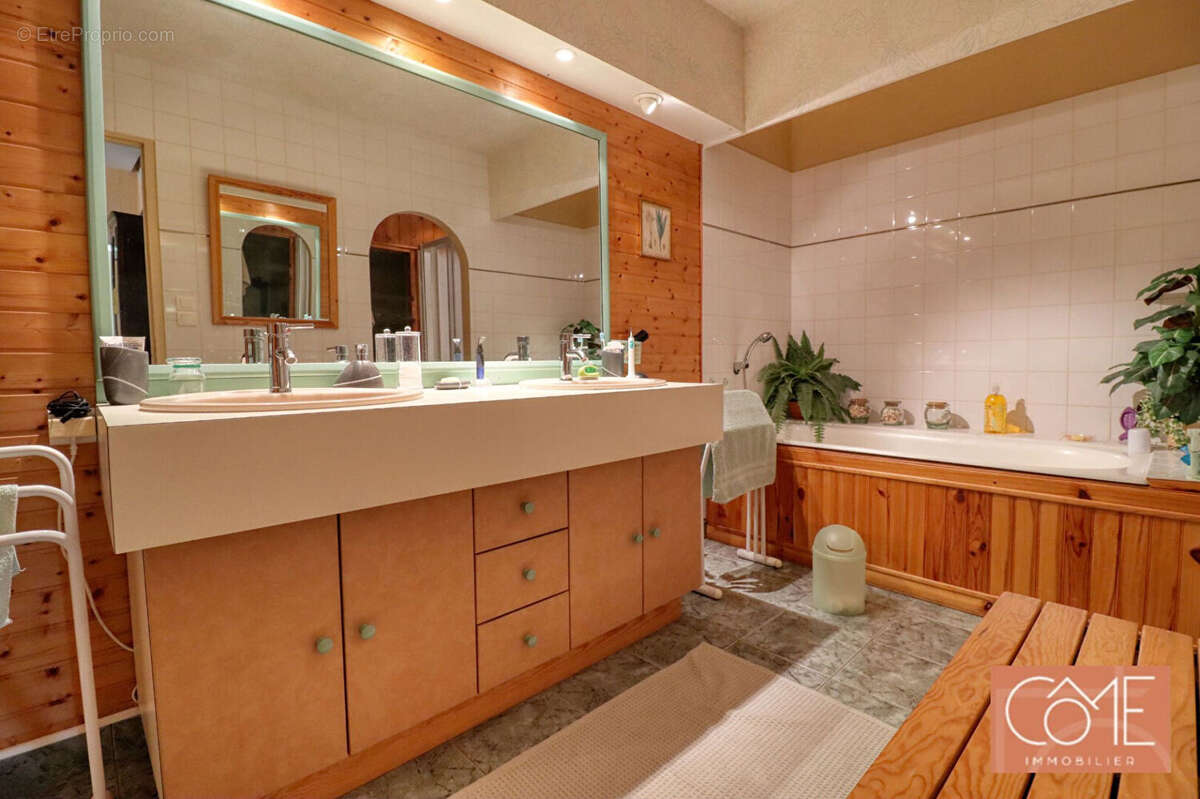 À vendre en exclusivite - liffré (35340) - longère - 277 m² habitables - 5 chambres - terrain 2 160 m² - garage 90 m² - terrain  - photo 11