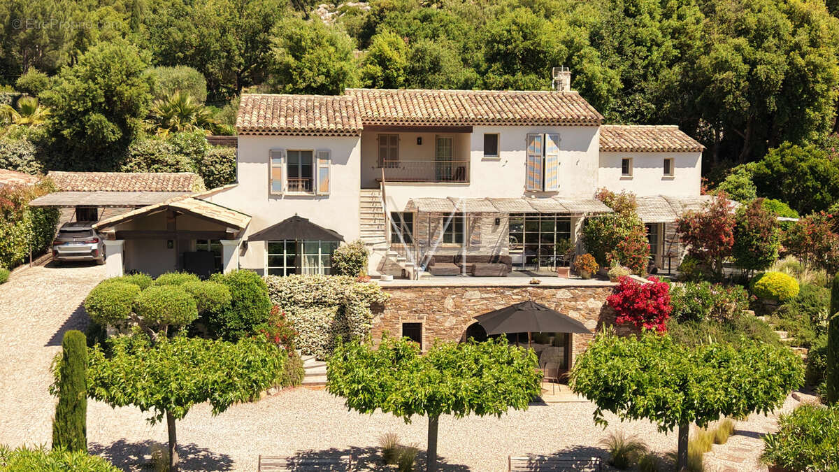 Maison à PLAN-DE-LA-TOUR
