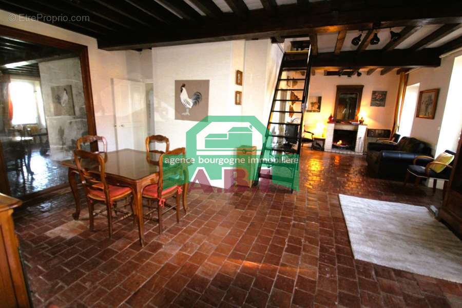 Maison à BRINON-SUR-BEUVRON