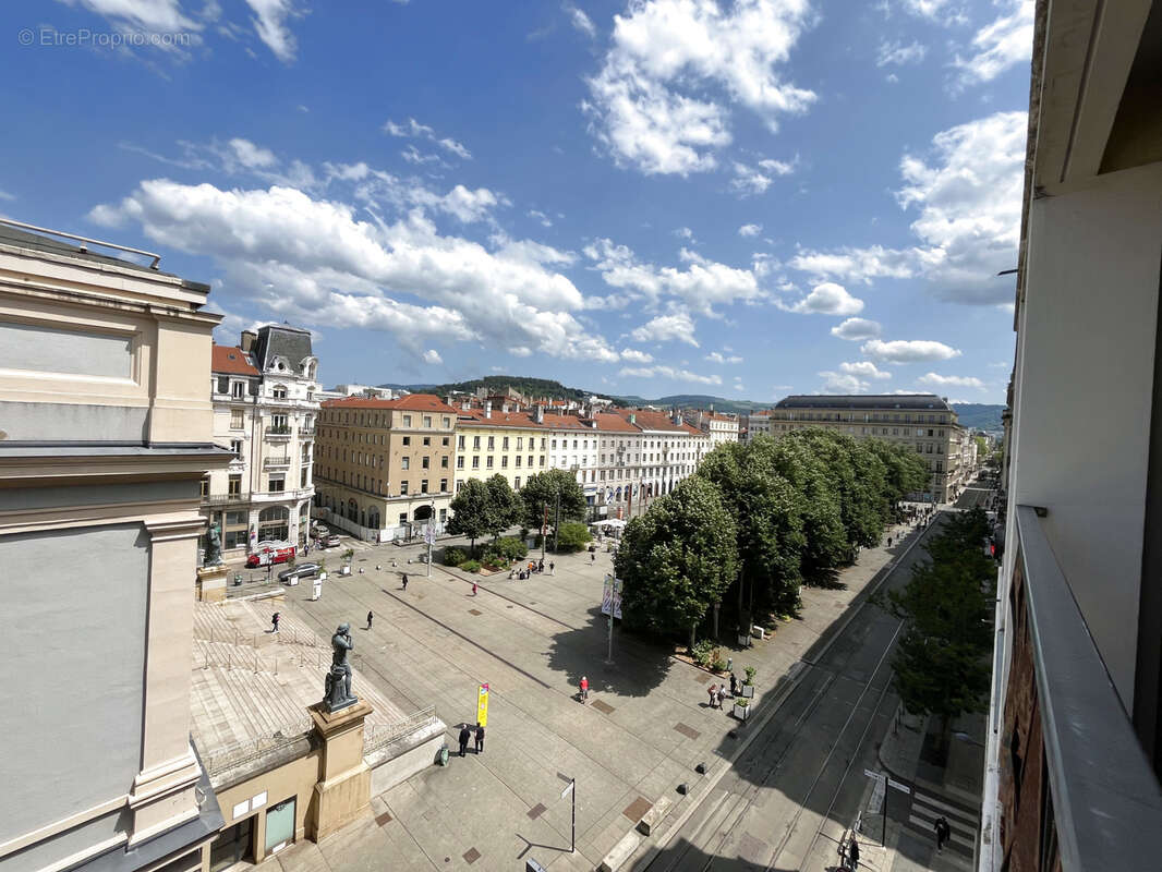 Appartement à SAINT-ETIENNE