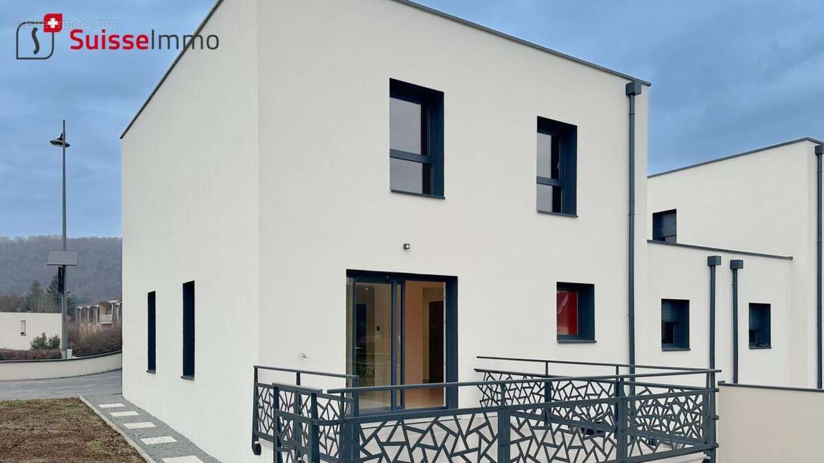 Maison à VOUJEAUCOURT