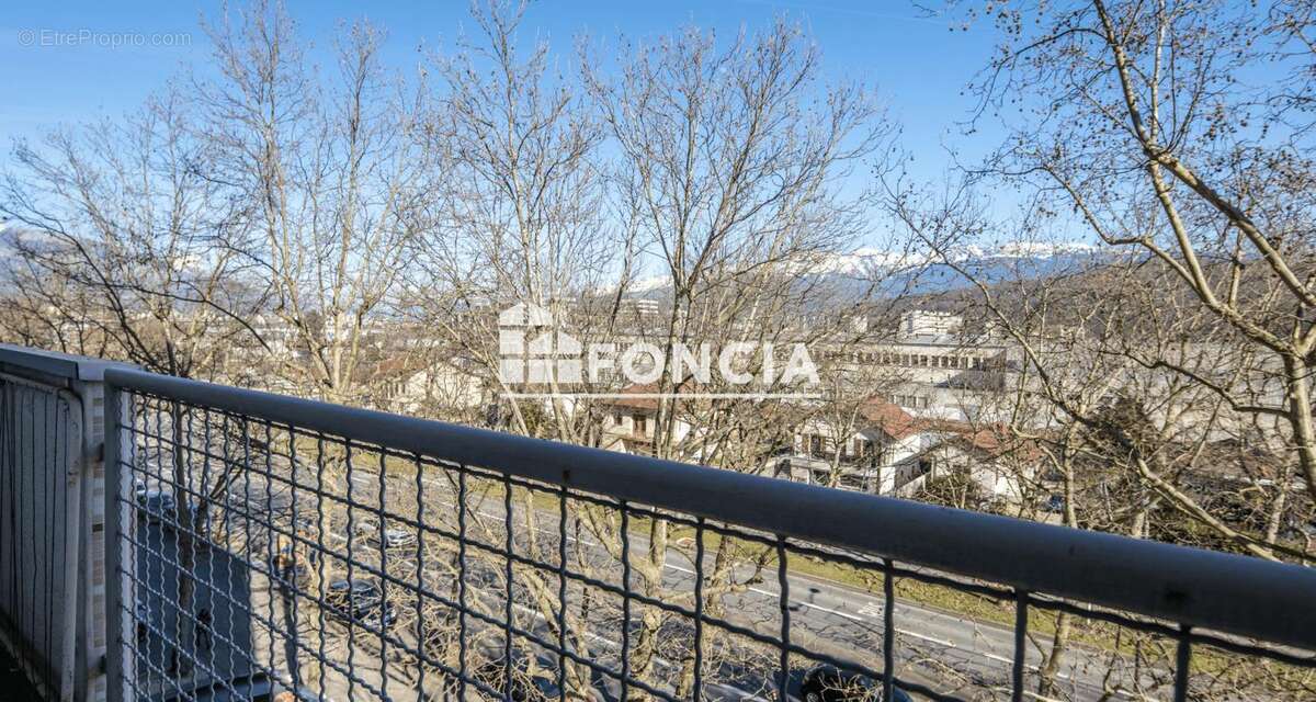 Appartement à LE PONT-DE-CLAIX