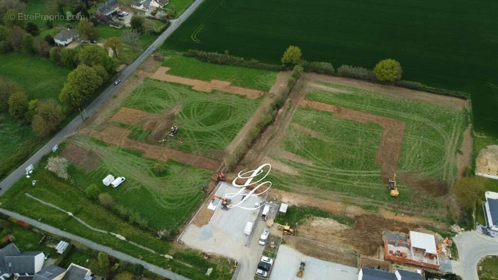 Terrain à SARGE-LES-LE-MANS