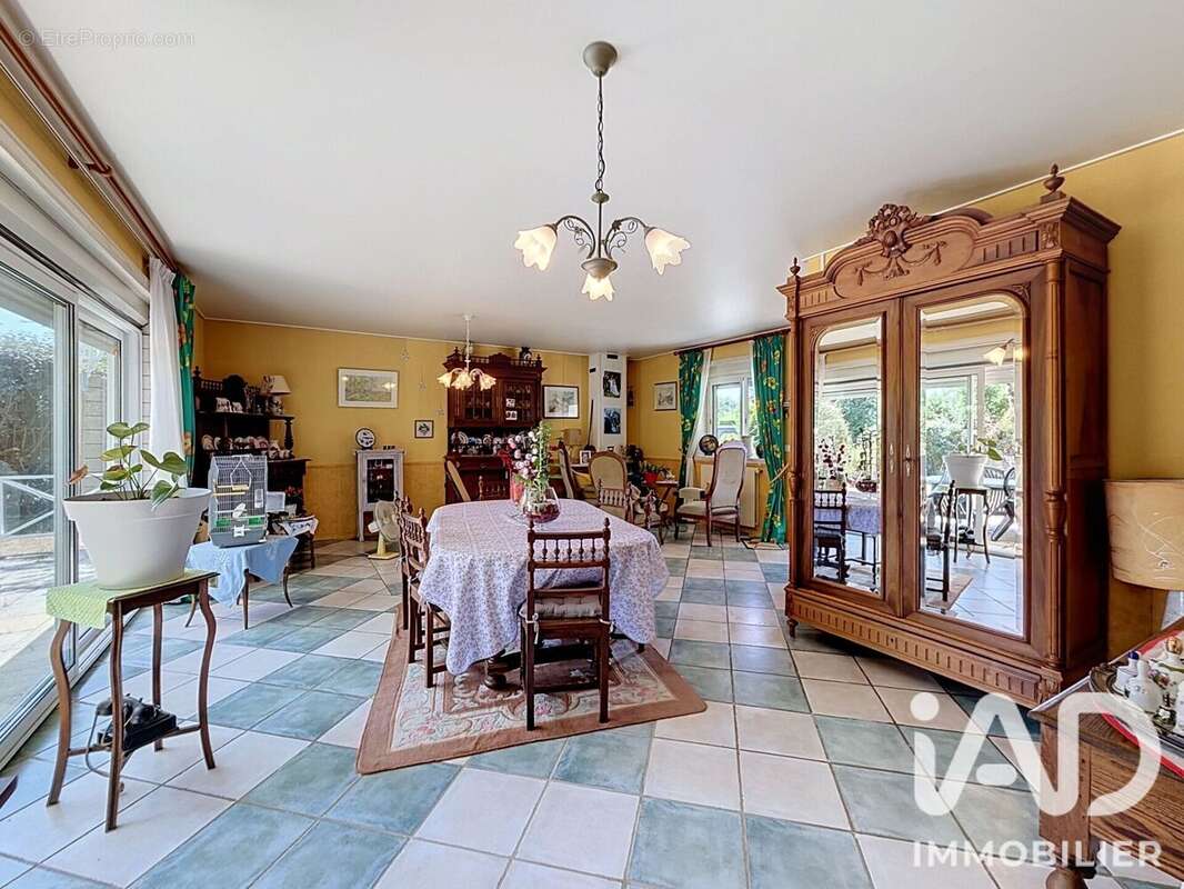Maison 126 m² à Bussac-Foret  - photo 5