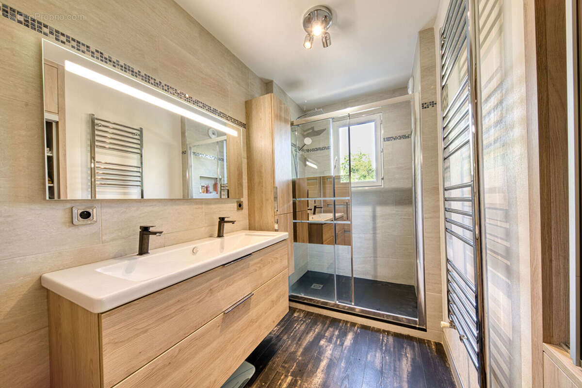 Appartement à CALUIRE-ET-CUIRE