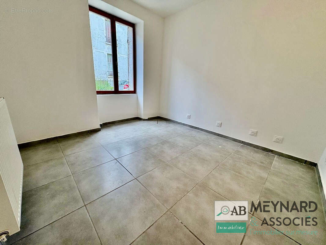 Appartement à LA CELLE-SUR-MORIN