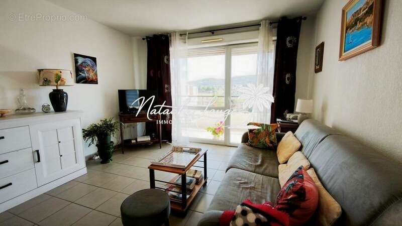 Appartement à CHATEAUNEUF-LES-MARTIGUES